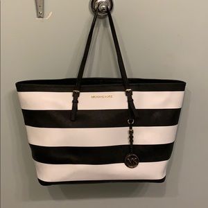 Michael Kors Jet Setter tote bag black and white